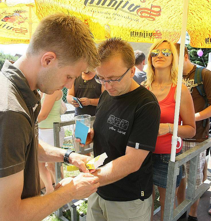 Tradiční Pivní slavnost pivovaru Svijany v areálu koupaliště ve Svijanském Újezdu.