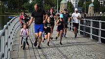 Sportovci běhali kolem jablonecké přehrady pro Natálku z Liberce.