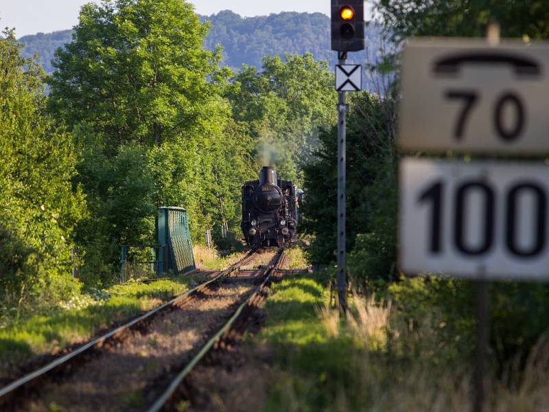 Do Tanvaldu dojela 100 let stará parní lokomotiva. Zůstane tu až do 3. července. 