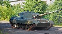 Nadšenci sdružení v Muzeu obrněné techniky dovezli do svého areálu tank Leopard 1 A5.
