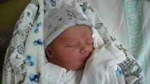 Vítek Peroutka se narodil Karolíně Peroutkové z Nové Vsi nad Nisou 16. září v jablonecké porodnici. Měřil 46 cm a vážil 2,68 kg.