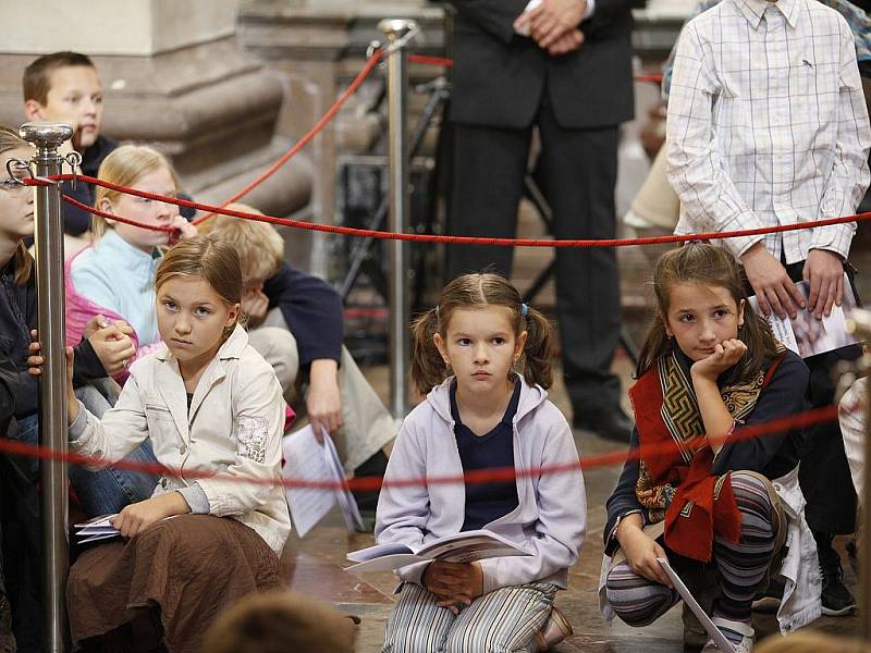 Jablonecké děti ze sboru ZUŠ Iuventus, Gaude! zpívaly pod vedením Tomáše Pospíšila papeži Benediktu XVI. při jeho návštěvě Prahy.