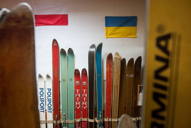 Expozice nově otevřeného Ski muzea v Harrachově na snímku z 13. září. Muzeum vybudovali vlastními silami bratři Slavíkovi během dvou let a je zde vystaveno přes 8000 exponátů.