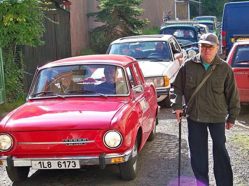 Pojizeřím v pátek a v sobotu projížděl závod veteránů Historic Jizera.