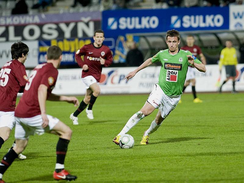 Bez vítěze skončilo středeční očekávané střetnutí dvou špičkových týmů letošní 1. fotbalové ligy. Ve vyrovnaném duelu Jablonce a Sparty gól nepadl, i když šance Pekharta v 77. minutě po něm volala.