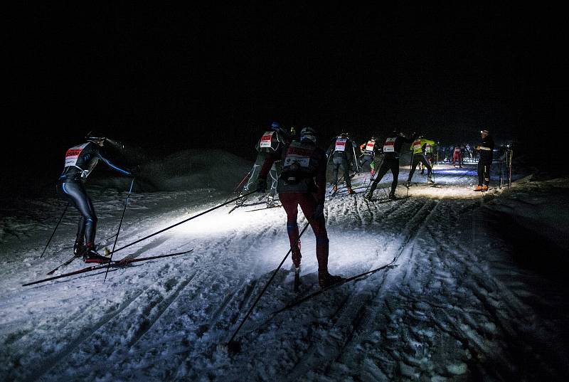 V Bedřichově odstartoval letošní seriál závodů SKI TOUR 2018 dvoudenním Night Light Marathonen.