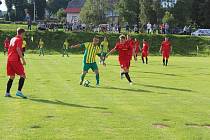 I. A třída. FC Pěnčín - FK Rynoltice 1:2 (1:0). Pěnčín postoupil do I. A třídy, v premiéře ale doma soupeři podlehl. Pěnčín - zelenožluté dresy.