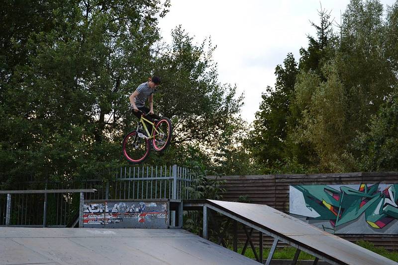 Jablonecký skatepark před lety, v provozu.