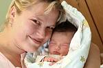 Tisící porod uskutečněný letos v jablonecké nemocnici ocenili zástupci radnice i pojišťovny mnoha drobnými dary pro malou Anetu Bártů i její maminku.