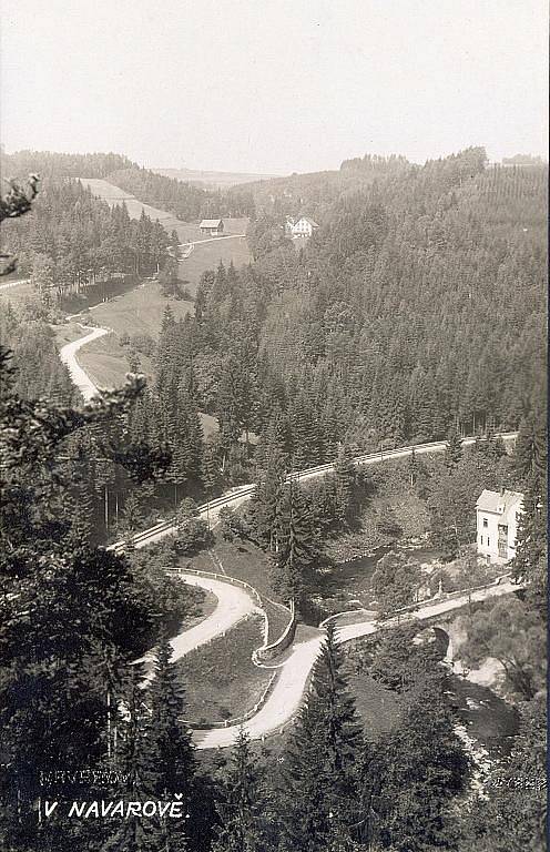 Na Obecním úřadě v Držkově připravili výstavu obrazů Aloise Otahala. K vidění jsou i historické fotografie.