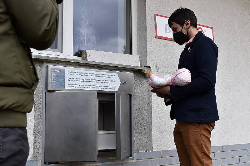 Zkouška babyboxu s panenkou dopadla nade vší spokojenost.