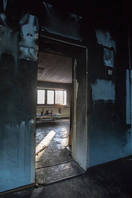 Požár domu rodiny Klápšťových vypukl brzy ráno v sobotu 15. ledna 2022.