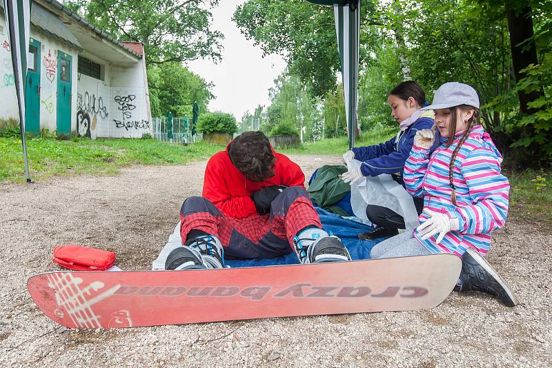 Krajské kolo Helpíkova poháru Libereckého kraje, zdravotně výchovné soutěže v první pomoci pro žáky pátých tříd základních škol, proběhlo 16. května u vodní nádrže Mšeno v Jablonci nad Nisou.