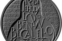 Autorem návrhu na pamětní stříbrnou minci u příležitosti 400. výročí úmrtí rabiho Jehudy Löwa ben Becalel, významného představitele židovské komunity, je Josef Šafařík.