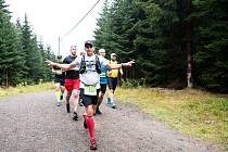Blíží se Běhej lesy Jizerská, běžci okopírují trasy legendárního běžkařského závodu.