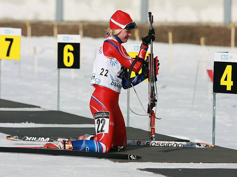 EYOWF 2011. Biatlon - dívky individuálně 10 kilometrů se jel v úterý v jabloneckých Břízkách. Kristýna Černá (22) doběhla z českých závodnic nejlépe a skončila na 8. místě. 