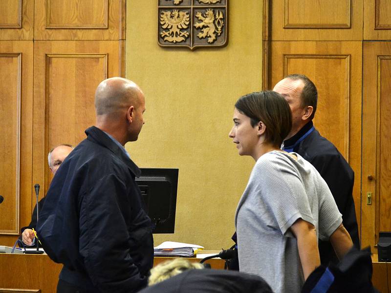 Krajský soud v Praze zprostil obžaloby Pavla Šrytra a Jána Kaca, protože se podle něj neprokázalo, že skutek spáchali.