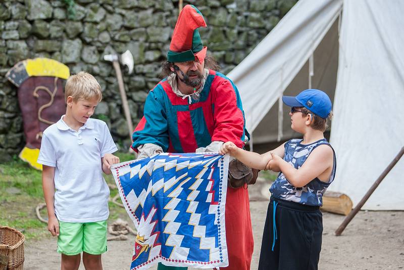 Cyrilometodějské slavnosti začaly 5. července na hradě Trosky. Slavnosti byly zahájeny příchodem věrozvěstů. Dále na návštěvníky čekala výuka cyrilice, ukázky šermu, pohanské tance a kejklíři a středověký jarmark.