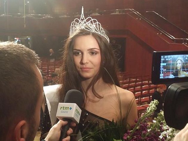 Miss Libereckého kraje 2016 Tereza Koubková, krásná vítězka soutěže korunka ŠENÝR Bijoux.