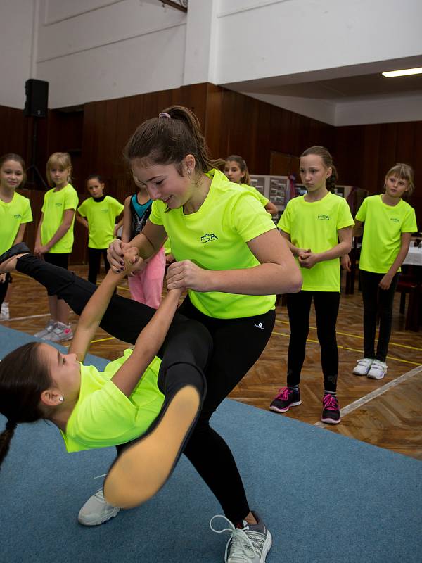 V Železném Brodě si v sobotu večer připomněli místní Sokolové 100 let od založení Československa.