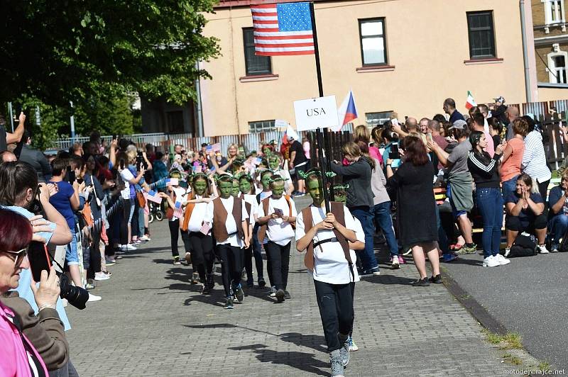 Smržovští školáci zahájili olympiádu, slavnostní nástup národních týmů nadchl.
