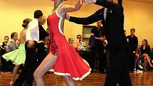 V pořadí již dvanáctý ročník taneční soutěže párů ve standardních a latinskoamerických tancích O cenu studia TOPDANCE se uskutečnil v neděli v sále jablonecké Střelnice. Na snímku Patrick Kusebauch a Tereza Štosová v kategorii juniorů.