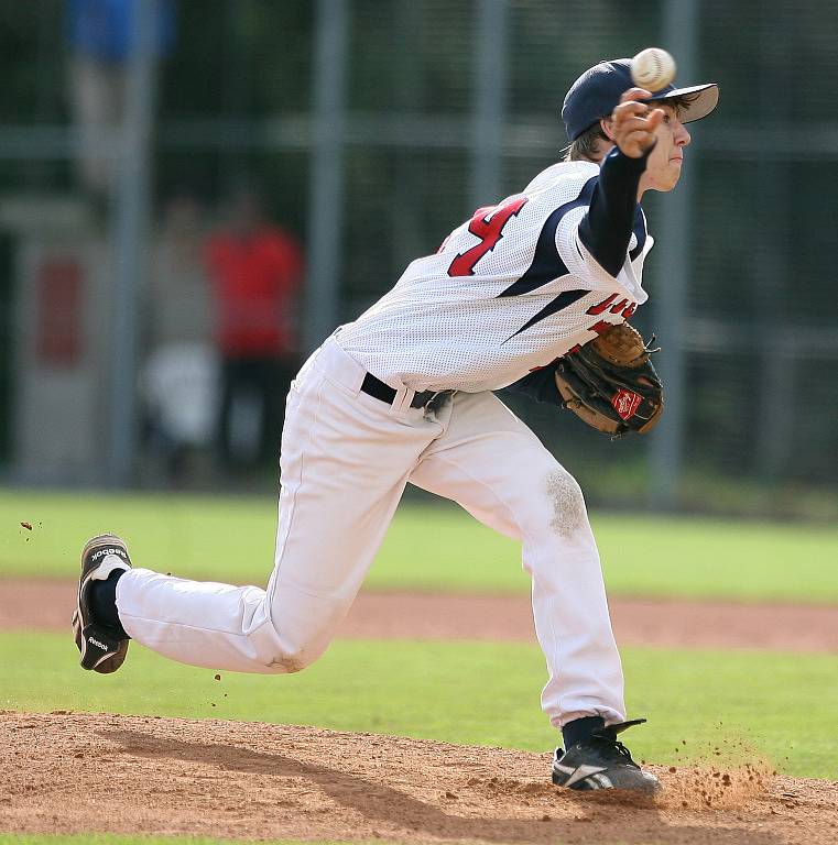 Kadetské mistrovství Evropy v baseballu pokračovalo třetím dnem. Na snímku utkání České republiky s Ruskem (v červeném).