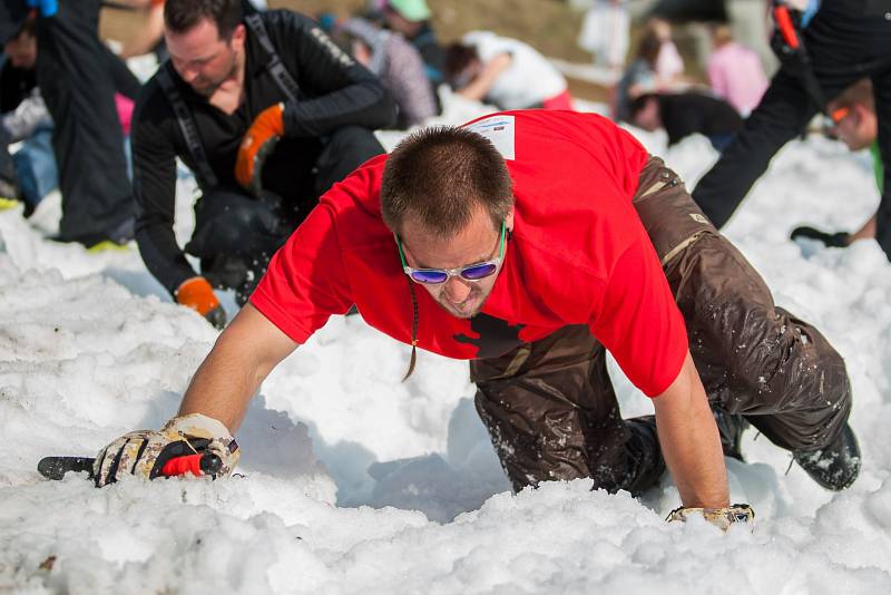 Skiareál v Rokytnici nad Jizerou pořádal 2. dubna 2017 druhý ročník zábavné akce s názvem Snowend, která byla určená především kopáčům pokladů či aktivním zahrádkářům. Originálním způsobem tak byla zakončena lyžařská sezona.