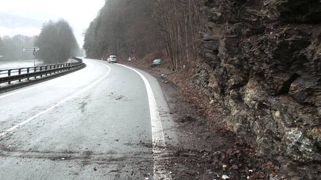 Řidička Škody Felicie utrpěla zranění při nehodě, která se stala v neděli na silnici mezi hlavní silnicí a Mukařovem u Líšného.