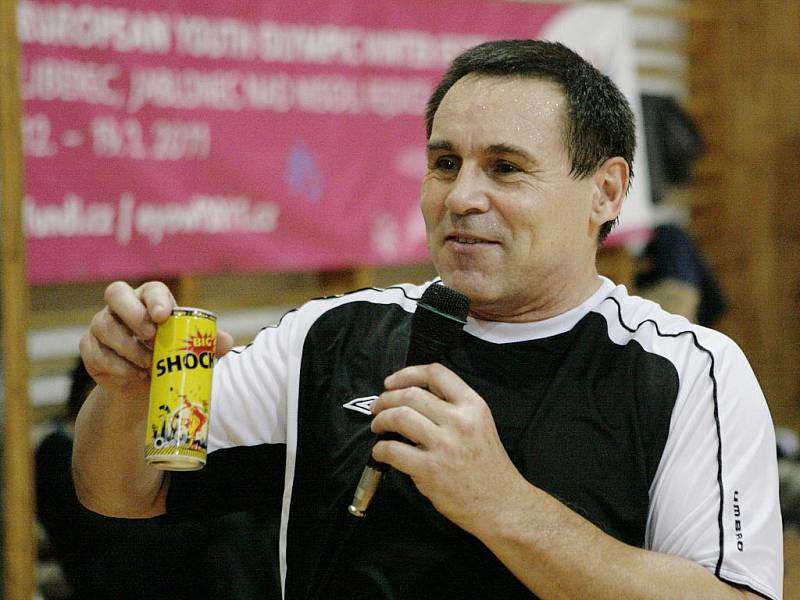 Harcov sportfest 2010. Své dovednosti v Harcově předvedl také několikanásobný rekordman ve fotbalových dovednostech Jan Skorkovský.
