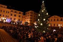 Slavnostní rozsvícení vánočního stromu na náměstí Míru v Jablonci nad Nisou