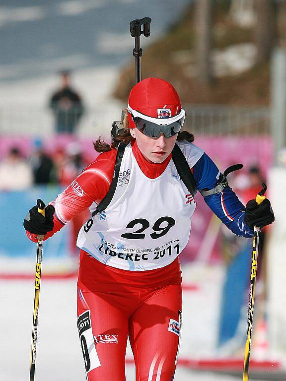 EYOWF 2011. Biatlon - dívky individuálně 10 kilometrů se jel v úterý v jabloneckých Břízkách. Jablonecká závodnice Jessica Jislová (29) skončila na 22. místě.