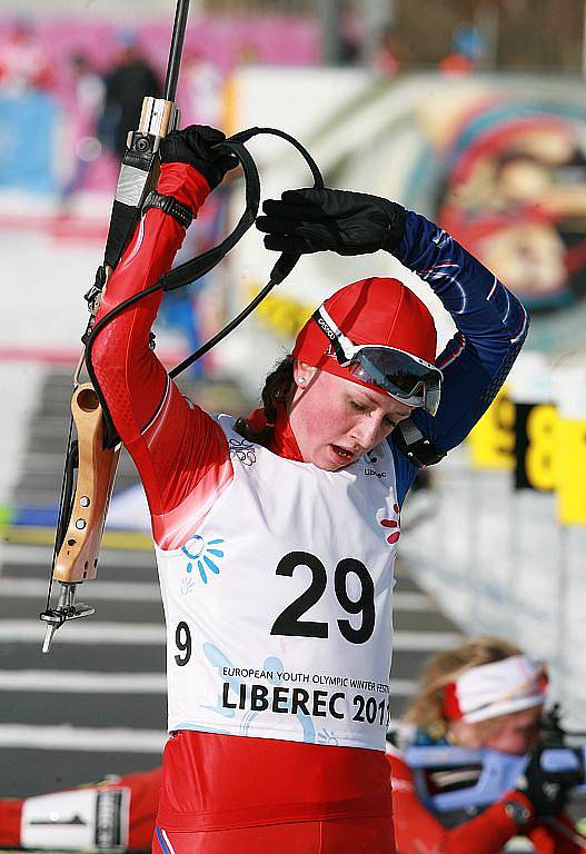 EYOWF 2011. Biatlon - dívky individuálně 10 kilometrů se jel v úterý v jabloneckých Břízkách. Jablonecká závodnice Jessica Jislová (29) skončila na 22. místě.