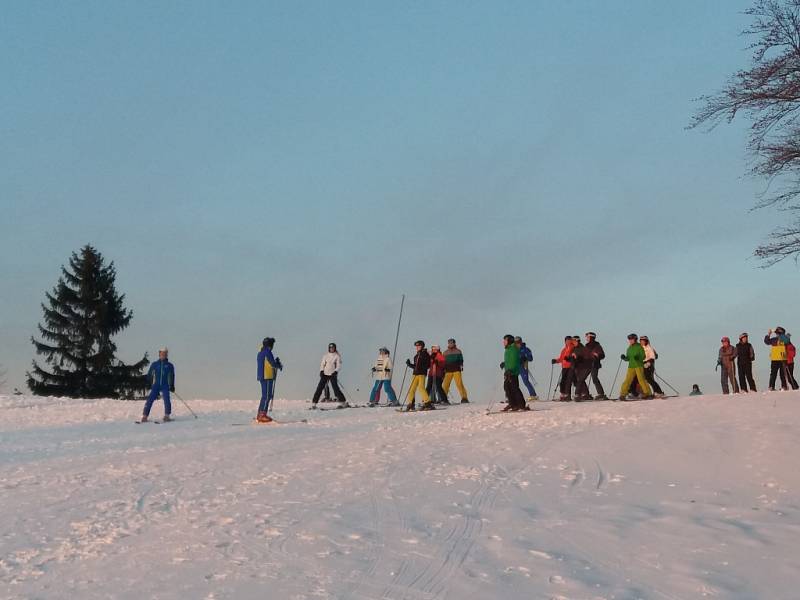 Zahájení lyžařské sezony v Jizerských horách. Severák.