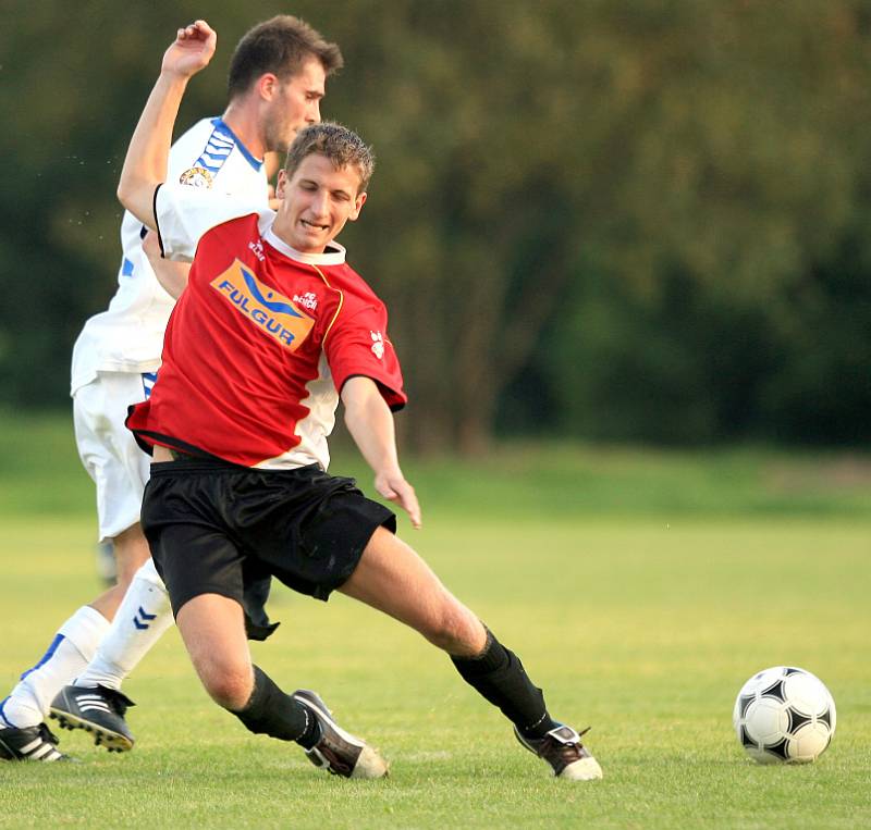 Pěnčín doma porazil Višňovou (v bílém) 2:1.