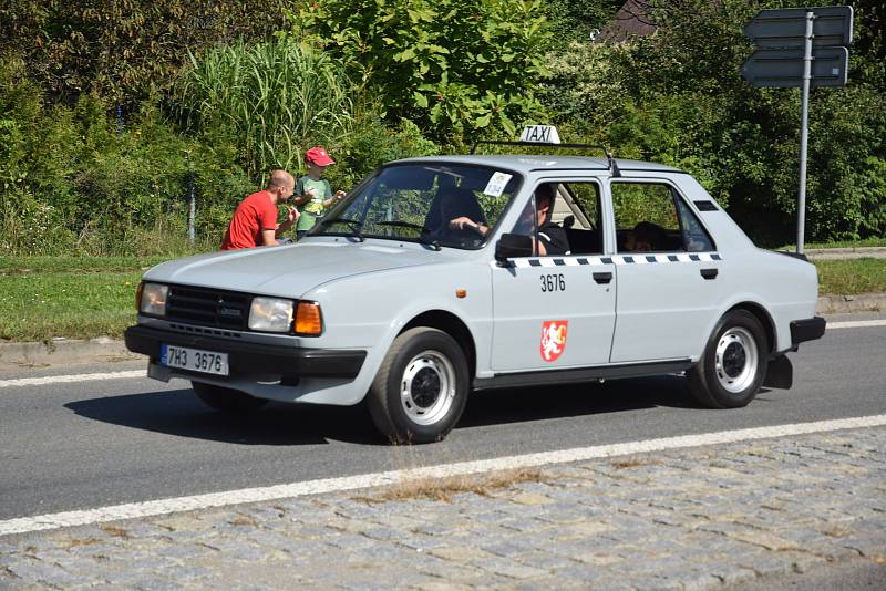 Na hasičské hřiště a jeho okolí na okraji obce Malá Skála se sjely v sobotu 4. září automobily Škoda MB. Již poosmé