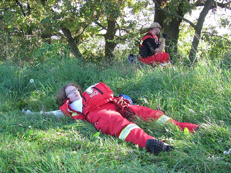 V litoměřické obci Mentaurov se od pátku 30. září do neděle 1. října kola 2. ročník Rescue Marathon. Tým jabloneckého Českého červeného kříže při odpočinku.