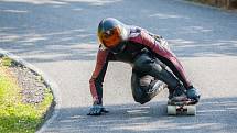 Závod světového poháru v downhillovém skateboardingu, Kozákov Challenge, pokračoval 20. července na kopci Kozákov u obce Chuchelna na Semilsku. Finále závodu se koná v sobotu 21. července.