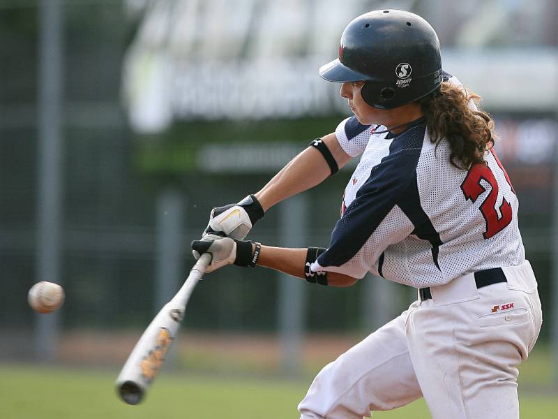 Kadetské mistrovství Evropy v baseballu pokračovalo třetím dnem. Na snímku utkání České republiky s Ruskem (v červeném).