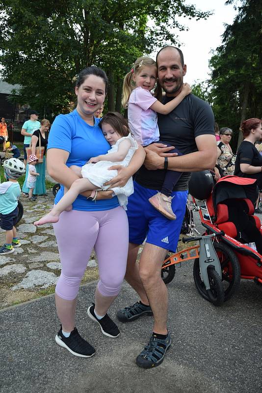 Sportovci běhali kolem jablonecké přehrady pro Natálku z Liberce.