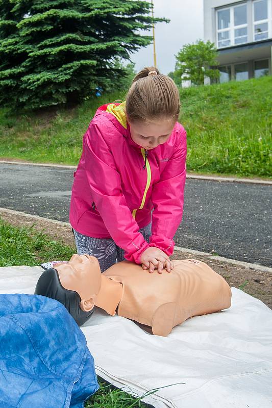 Krajské kolo Helpíkova poháru Libereckého kraje, zdravotně výchovné soutěže v první pomoci pro žáky pátých tříd základních škol, proběhlo 16. května u vodní nádrže Mšeno v Jablonci nad Nisou.