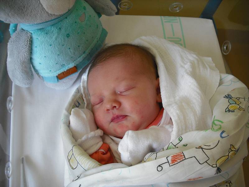 Loren Průchová. Narodila se 9.dubna v jablonecké porodnici mamince Lindě Průchové z Liberce. Vážila 3,33 kg a měřila 49 cm.