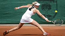 Mezinárodní tenisový turnaj žen Jablonec Open 2012 pokračoval v pátek čtvrtfinálovými zápasy dvouhry a semifinále čtyřhry. Na snímku Tereza Martincová z České republiky.