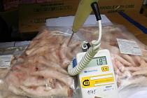 Veterinární inspektoři při společné kontrole s celníky odhalili na Jablonecku přepravu 120 kilogramů drůbežího masa v nevyhovujících teplotních podmínkách.