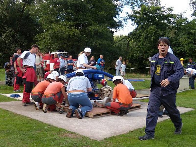 Sbor dobrovolných hasičů Vlastiboř. Soutěž v Košťálově 2008.