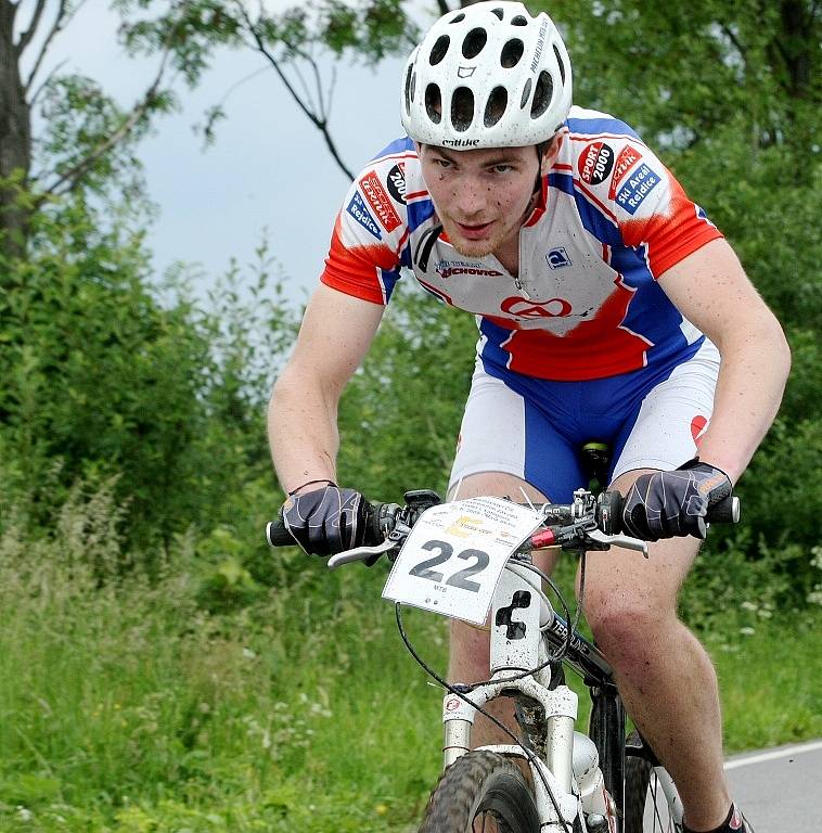 Mistrovství ČR v extrémním závodě štafet I. kategorie EXTREM CUP 2009 se čtyřmi disciplínami běh, mtb, paragliding a kajak odstartoval na Žluté plovárně v Malé Skále. Běžci předali štafetu bikerovi. Ten na Kozákově předal paraglidistovi. 