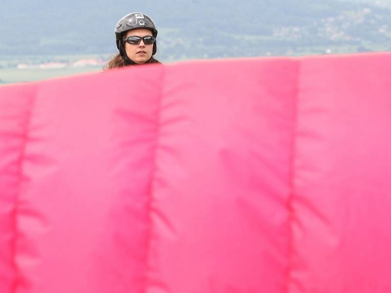 Mistrovství ČR v extrémním závodě štafet I. kategorie EXTREM CUP 2009 se čtyřmi disciplínami běh, mtb, paragliding a kajak odstartoval na Žluté plovárně v Malé Skále. Běžci předali štafetu bikerovi. Ten na Kozákově předal paraglidistovi. 