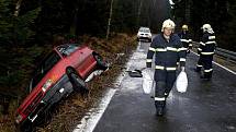 V pondělí 22. listopadu kolem půl deváté ranní došlo k havárii osobního automobilu v blízkosti vodní nádrže Souš.