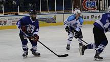 II. liga HC Vlci Jablonec - Stadion Vrchlabí 4:3. Vlci - modré dresy.