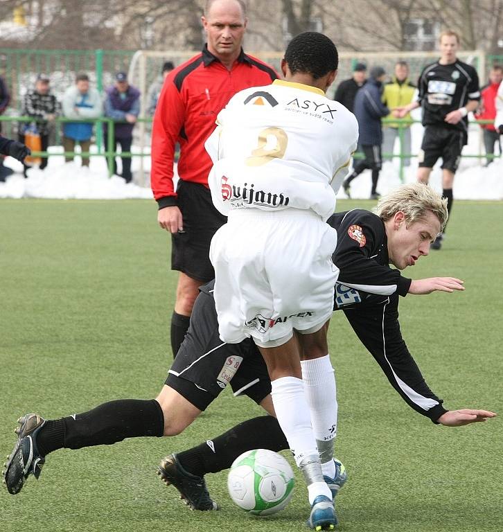 Fotbalisté FK BAUMIT Jablonec remizovali v sobotu dopoledne v rámci utkání České fotbalové ligy ve Mšeně s Hlavicí 1:1.